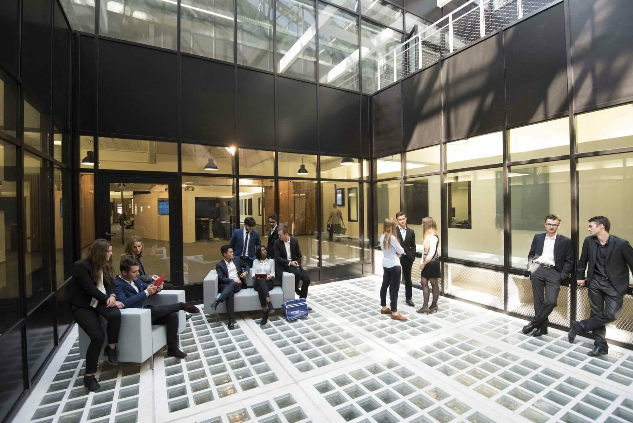 INSEEC U. devient OMNES Education et dévoile ses ambitions pour 2025