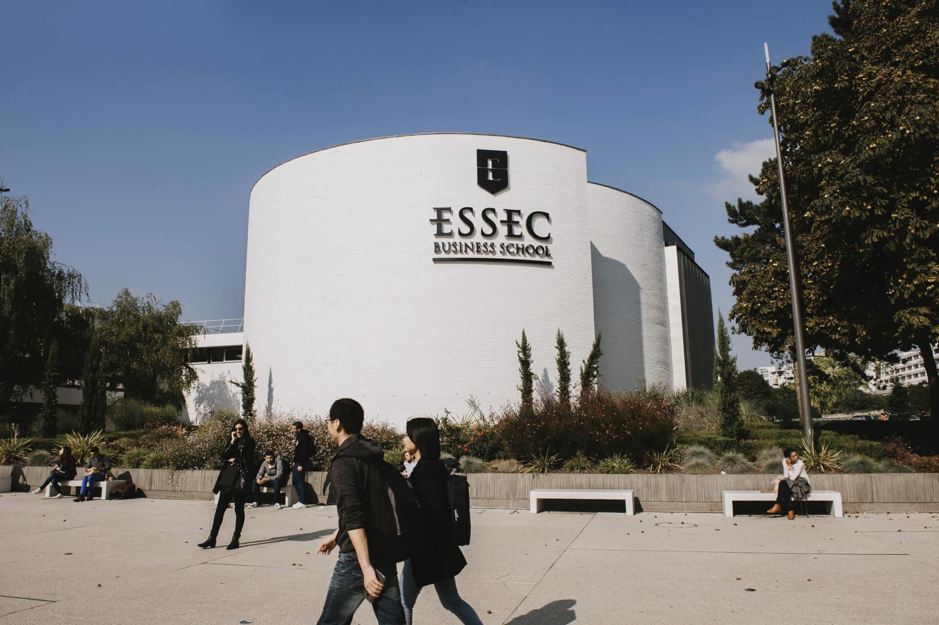 Essec Background Image Tech, campus, international, RSE… Les nouveautés de l’ESSEC