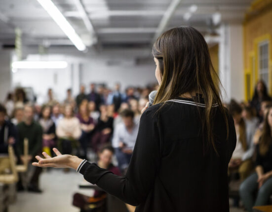 Visuel pour parler du narratif, outil marketing des écoles de commerce